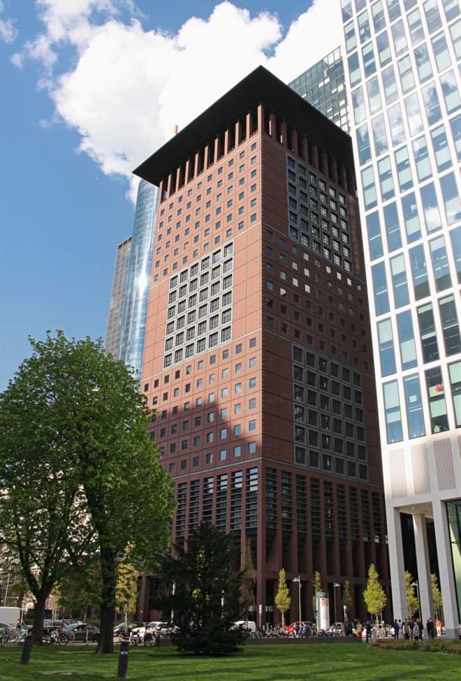 Japan Center in der Frankfurter Innenstadt, von der Gallusanlage aus gesehen, 2023.