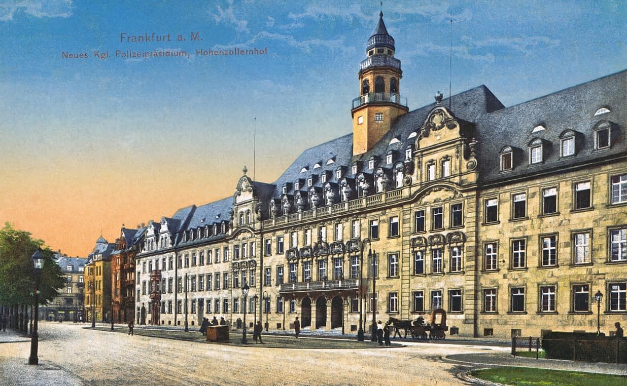 Ansichtskarte von 1915 des damals neuen Königlichen Polizeipräsidiums in Frankfurt.