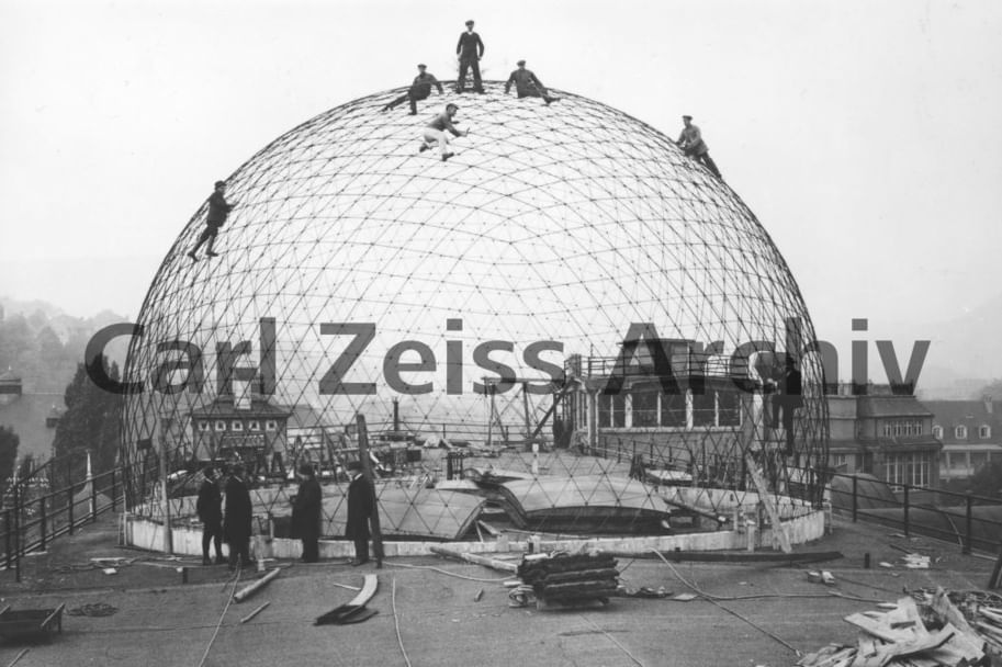 Stabnetzwerk einer Planetariumskuppel in Jena, 1922.